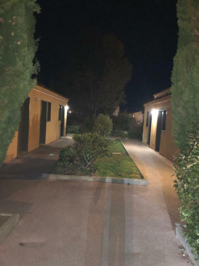 Appartement Les Hameaux Arles Exterior foto